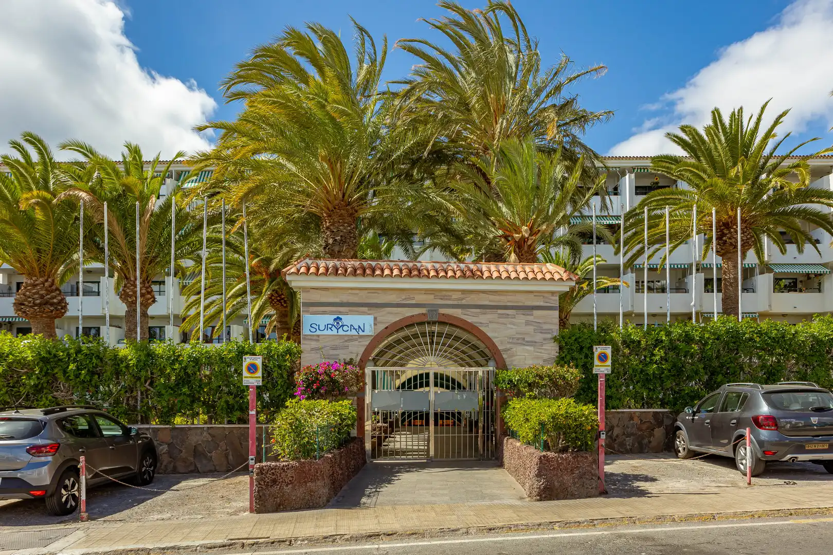 Vista exterior de Piso en venta en San Bartolomé de Tirajana con Terraza, Piscina y Amueblado