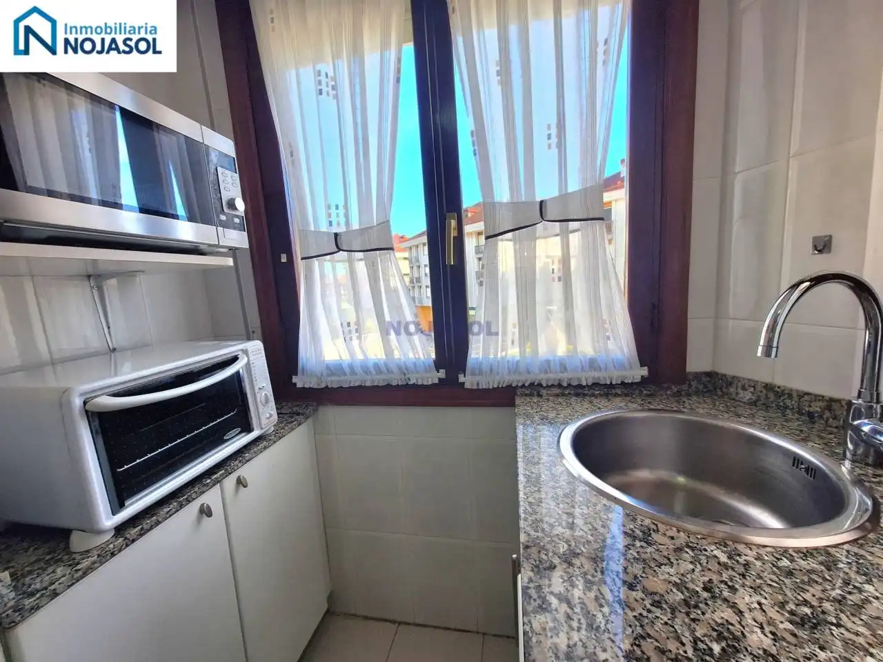 Cocina de Apartamento de alquiler en Noja con Calefacción, Terraza y Amueblado