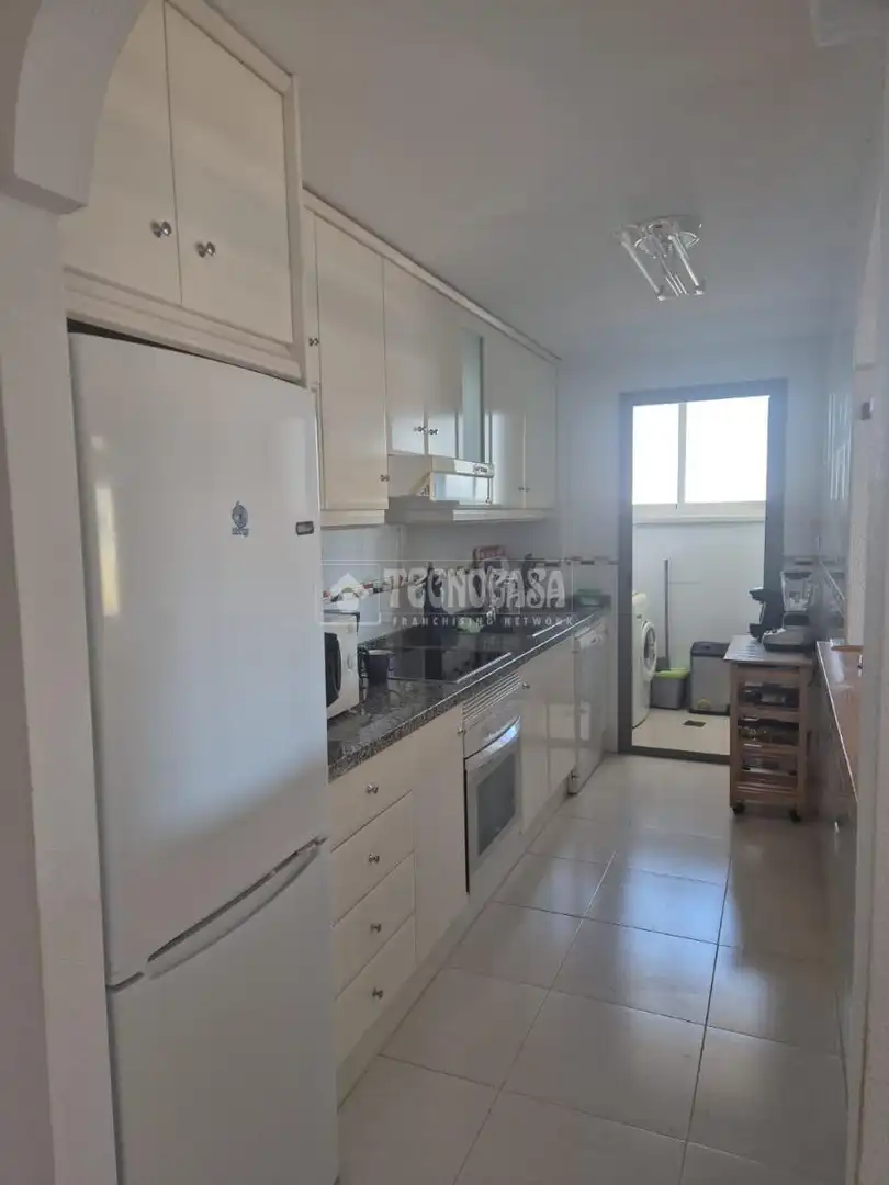 Cocina de Piso en venta en Alicante / Alacant con Aire acondicionado, Terraza y Piscina comunitaria