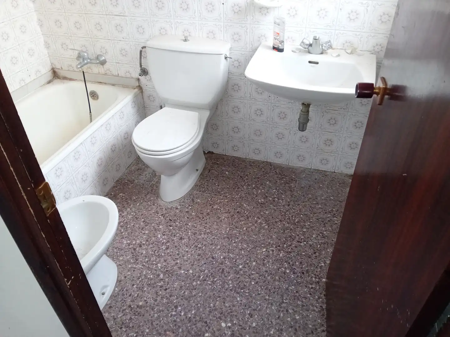 Bathroom of Flat for sale in Girona  with Heating, Terrace and Alarm