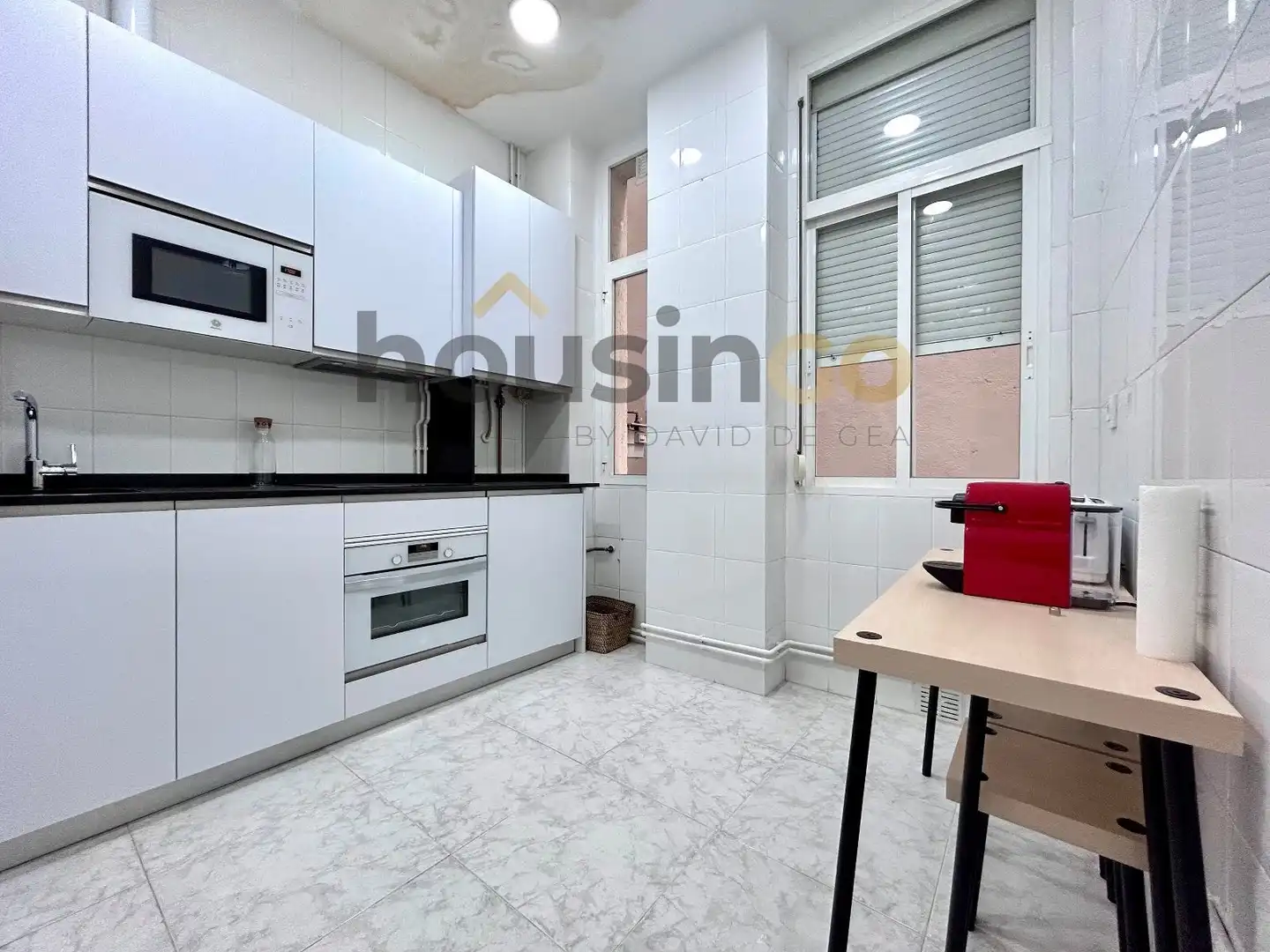 Kitchen of Flat for rent in Madrid  with Air Conditioner, Heating and Parquet flooring
