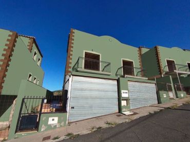 Maison jumelée à vendre à Calle la Ladera 24