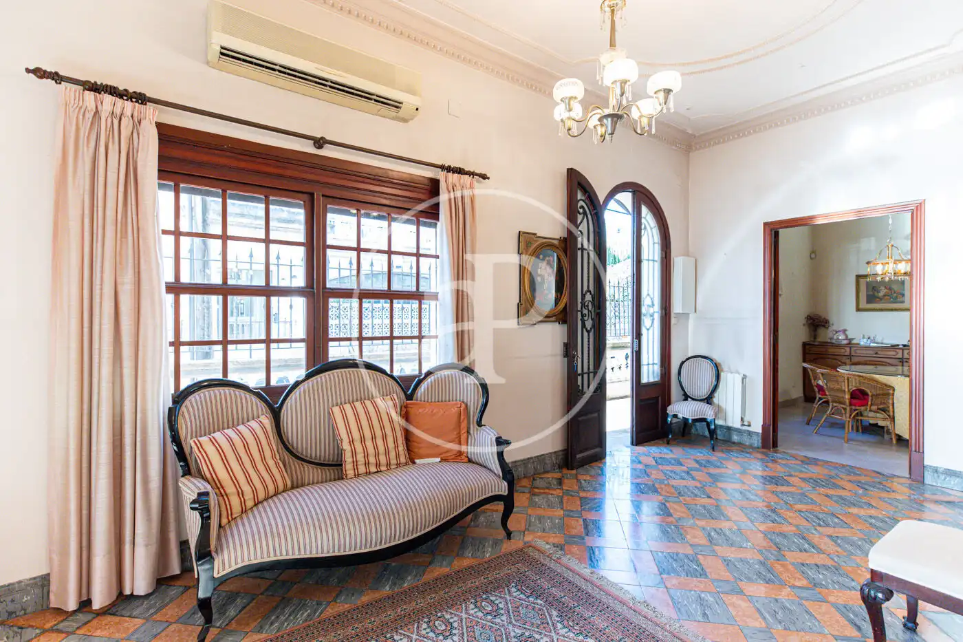 Houses for sale in Carrer de Victorio Luzuriaga, Sant Agustí