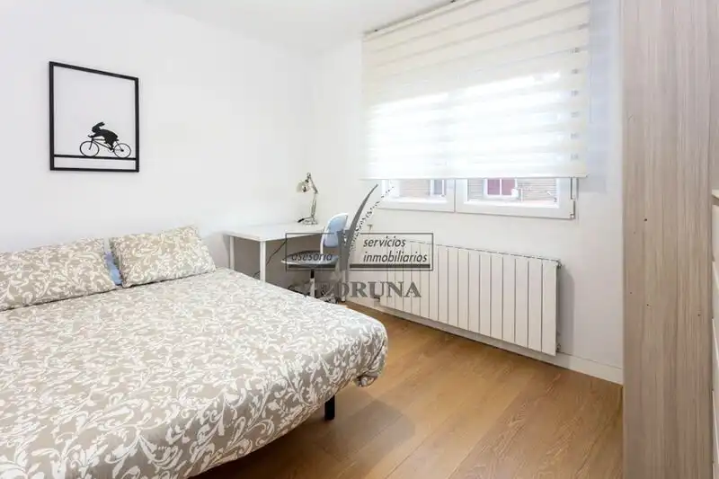 Schlafzimmer von Wohnung zur Miete in Zaragoza mit Heizung, Ofen und Waschmaschine