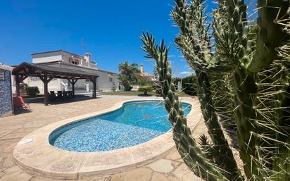 Swimming pool of House or chalet for sale in La Pobla de Vallbona  with Air Conditioner, Heating and Private garden