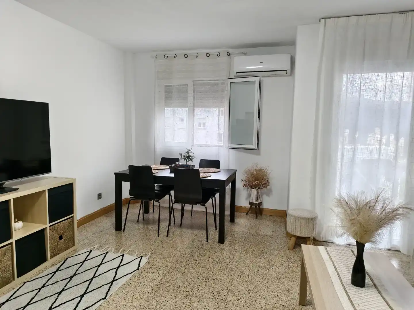 Dining room of Flat for rent in Mérida  with Air Conditioner, Washing machine and Microwave