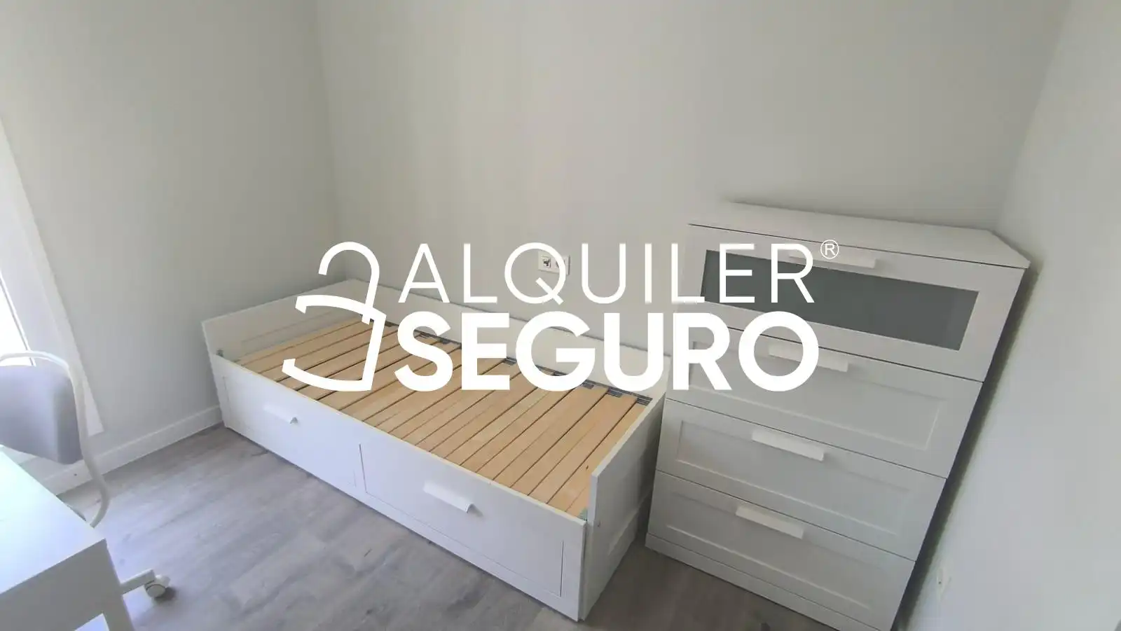 Dormitori de Pis de lloguer en Sevilla amb Aire condicionat, Traster i Piscina
