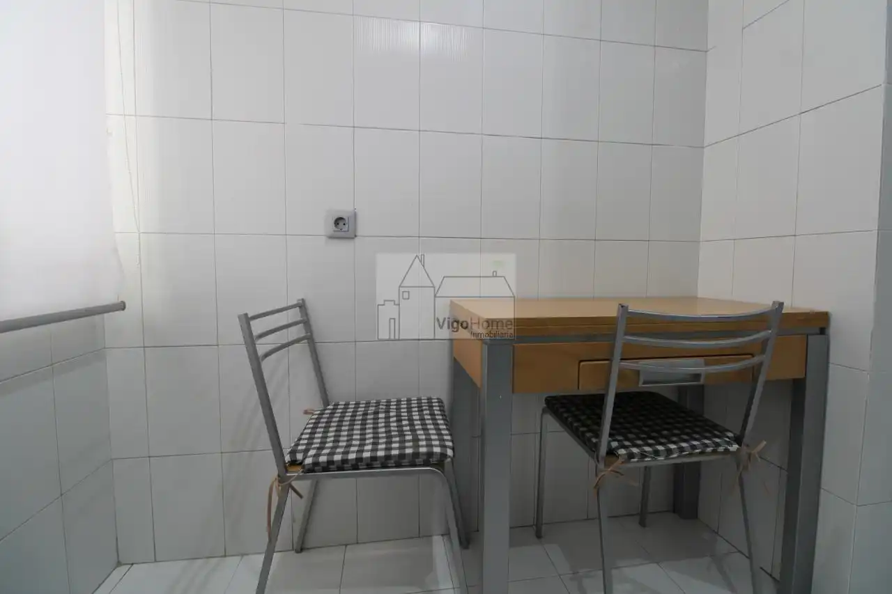 Kitchen of Flat for rent in Vigo   with Heating, Parquet flooring and Storage room