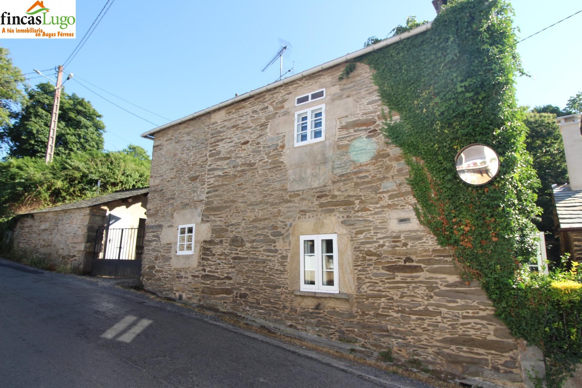 Vista exterior de Casa o xalet en venda en Begonte amb Calefacció, Jardí privat i Traster
