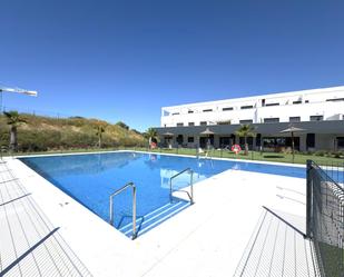 Piscina de Apartament en venda en Estepona amb Aire condicionat, Calefacció i Jardí privat