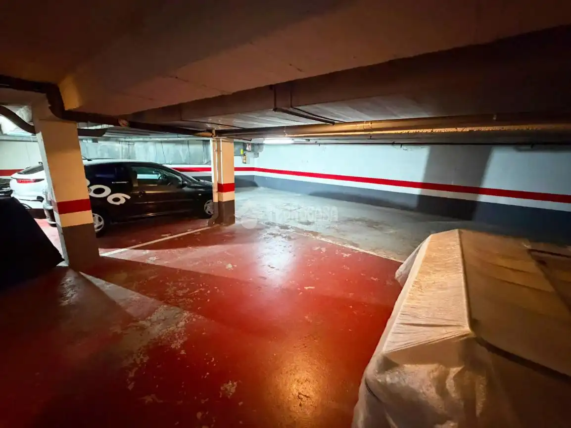 Parking of Detached homes for sale in Zaragoza  with Heating and Community pool