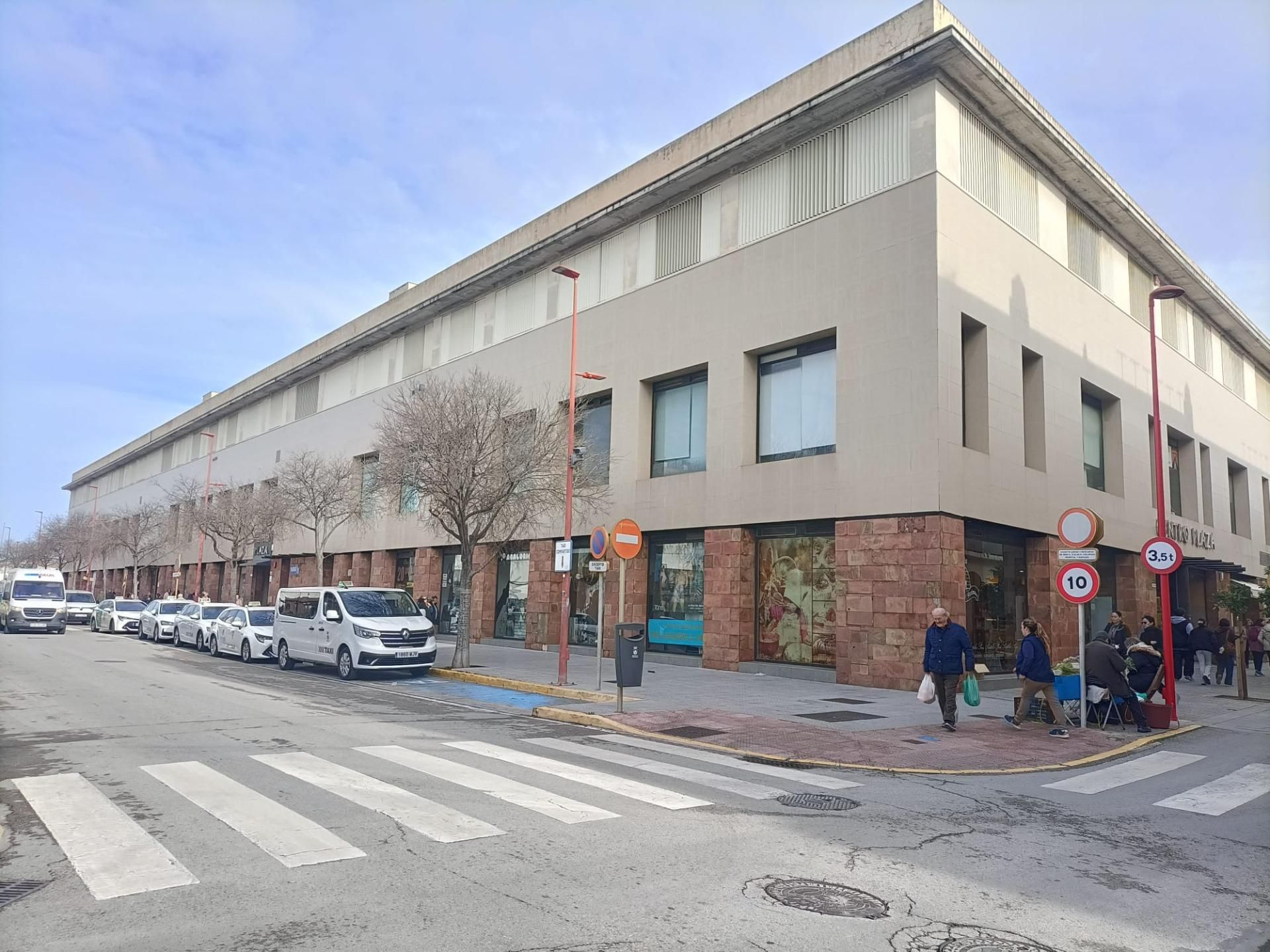 Vista exterior de Local en venda en Chiclana de la Frontera amb Aire condicionat