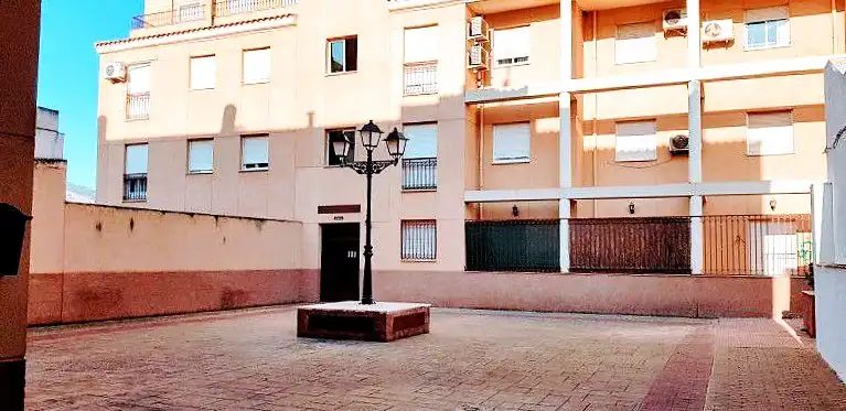Außenansicht von Wohnung zum Verkauf in Mancha Real mit Abstellraum und Balkon