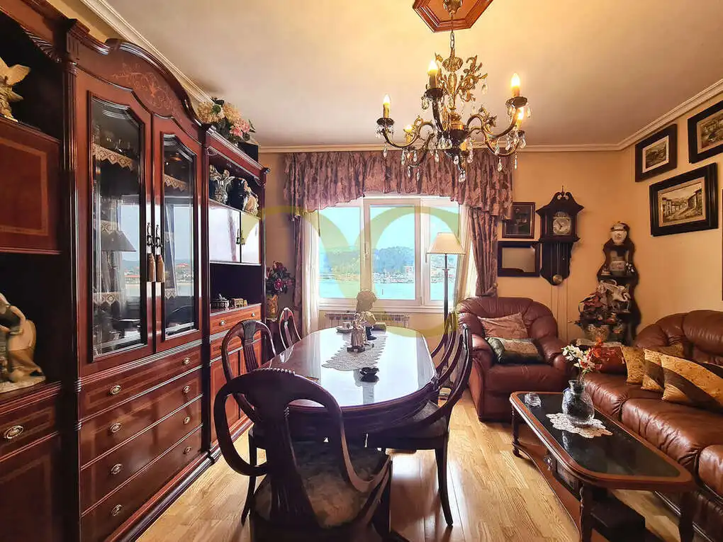 Comedor de Piso en venta en Ribadesella con Calefacción y Trastero