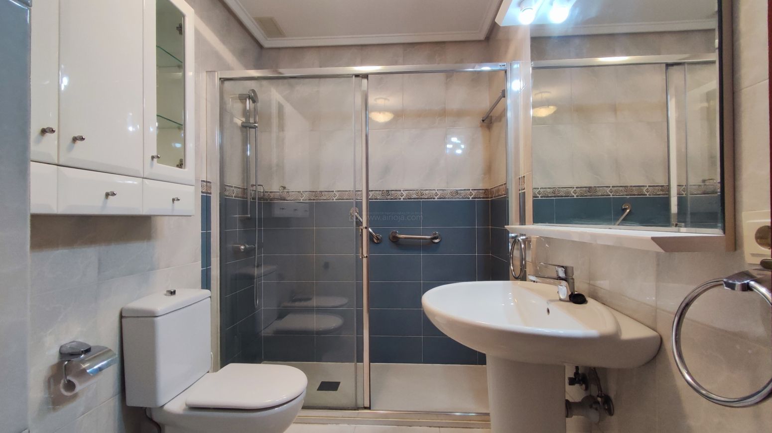 Baño de Piso en venta en  Logroño con Calefacción, Parquet y Terraza