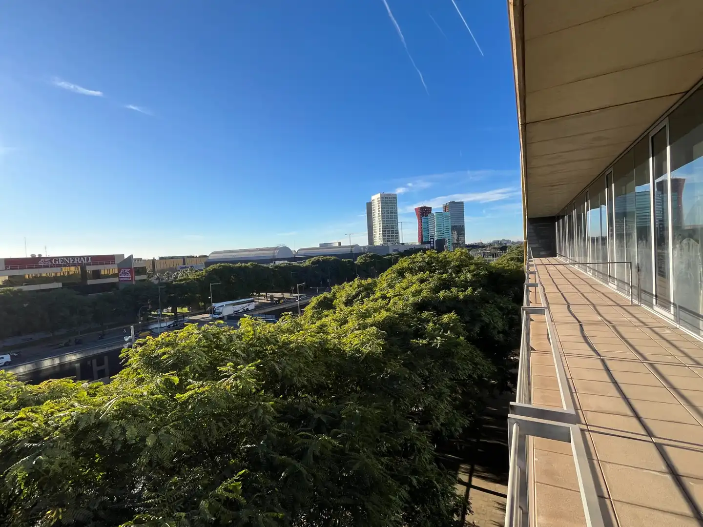 Exterior view of Office for rent in L'Hospitalet de Llobregat  with Air Conditioner, Heating and Terrace