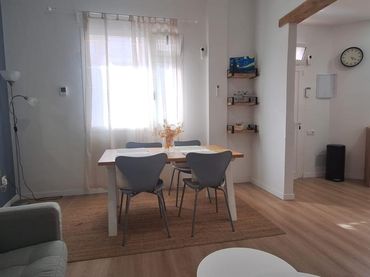 Rez-de-chaussée à louer à Calle Andrea Doria