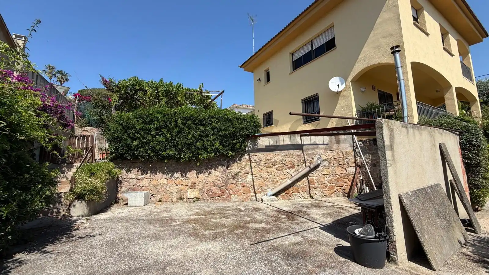 Außenansicht von Wohnung zum Verkauf in Caldes de Montbui mit Heizung, Terrasse und Abstellraum