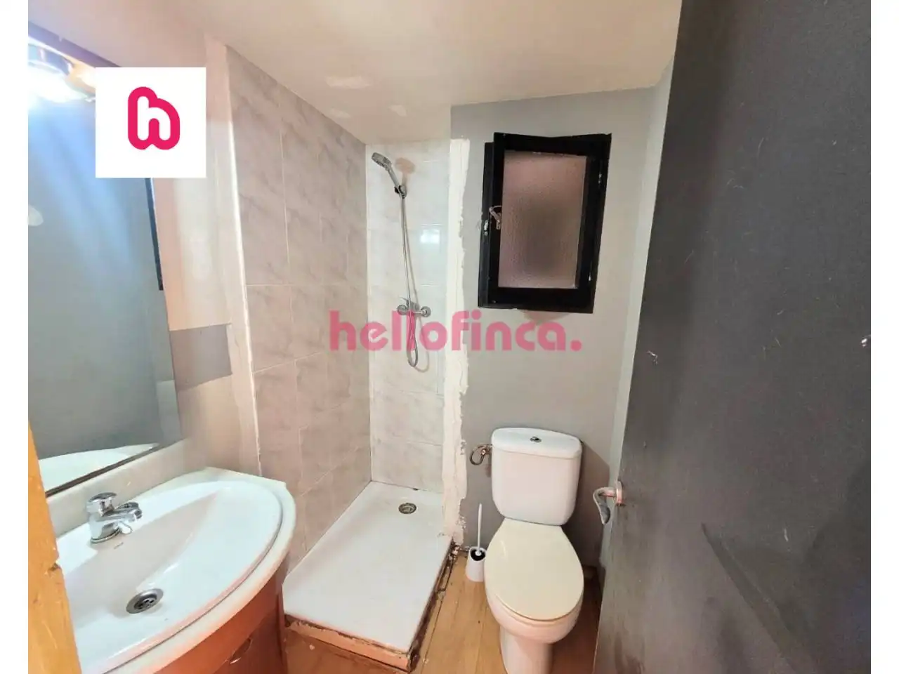 Bany de Pis en venda en Sant Celoni amb Calefacció, Parquet i Balcó