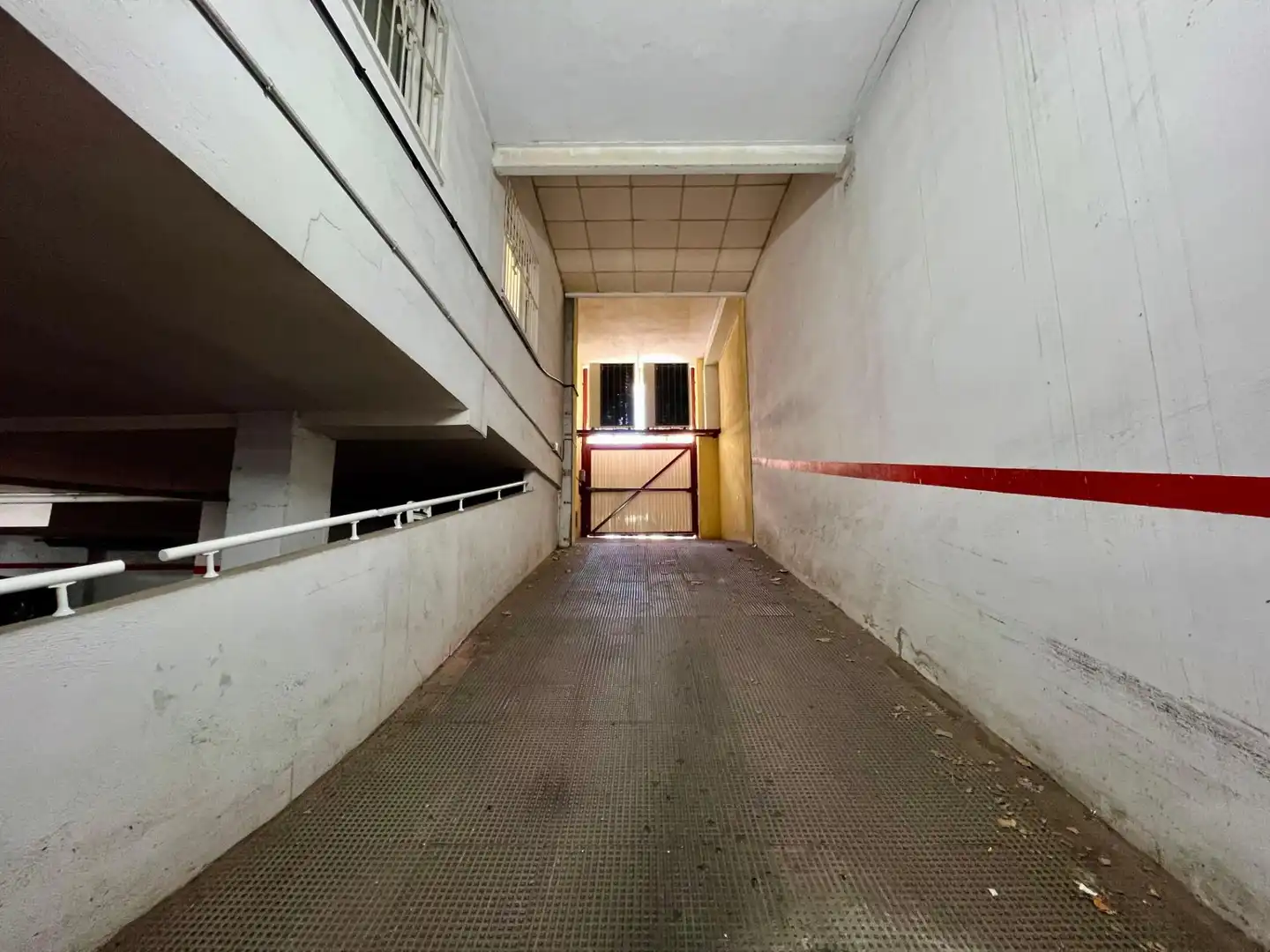 Parkplatz von Wohnungen zum Verkauf in Torrevieja mit Klimaanlage, Heizung und Möbliert