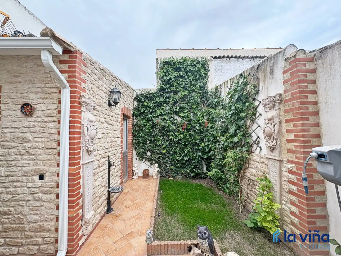 Jardín de Casa o chalet en venta en Aguadulce (Sevilla) con Calefacción, Jardín privado y Terraza