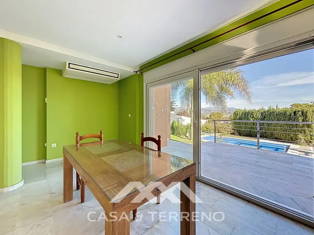 Menjador de Casa o xalet en venda en Vélez-Málaga amb Aire condicionat i Piscina