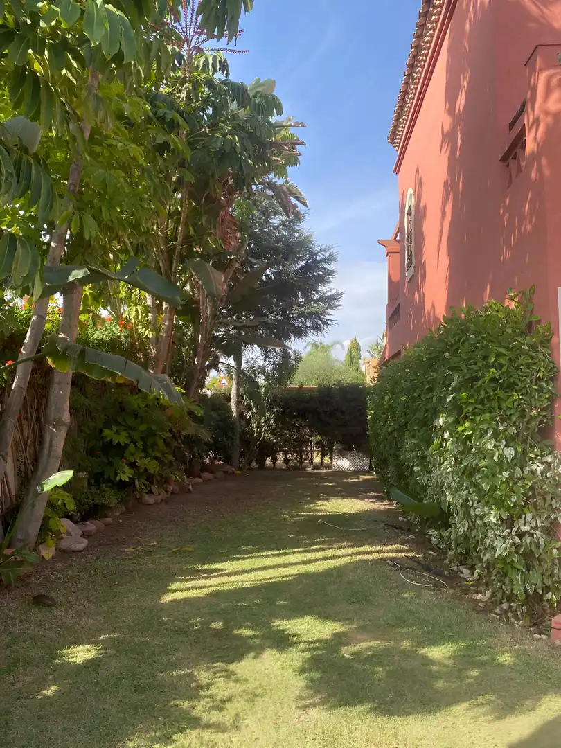 Jardín de Casa o chalet en venta en Estepona con Aire acondicionado, Terraza y Piscina