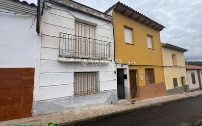 Vista exterior de Casa adosada en venda en Luciana amb Balcó
