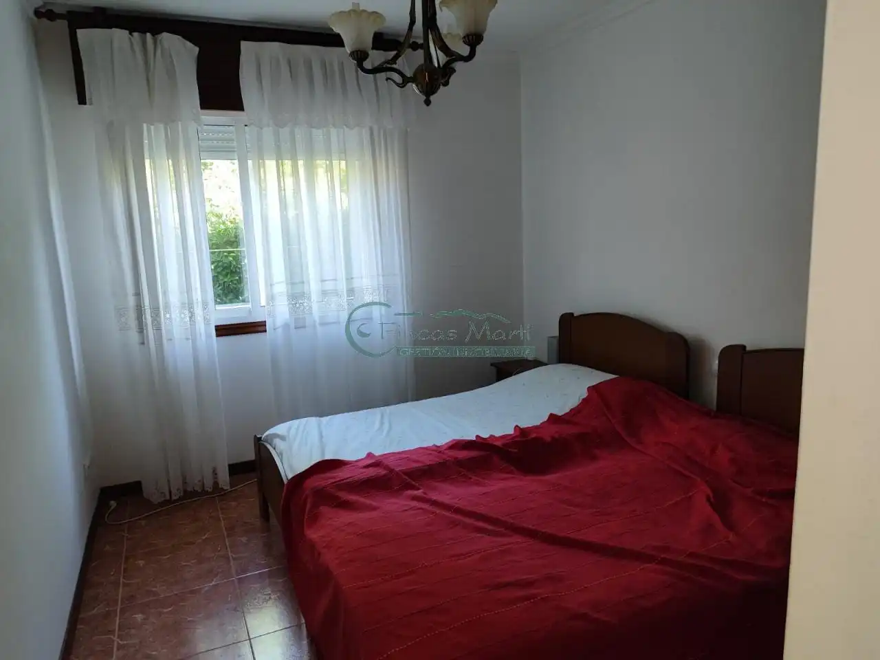 Dormitori de Casa o xalet en venda en Cangas  amb Calefacció, Jardí privat i Terrassa