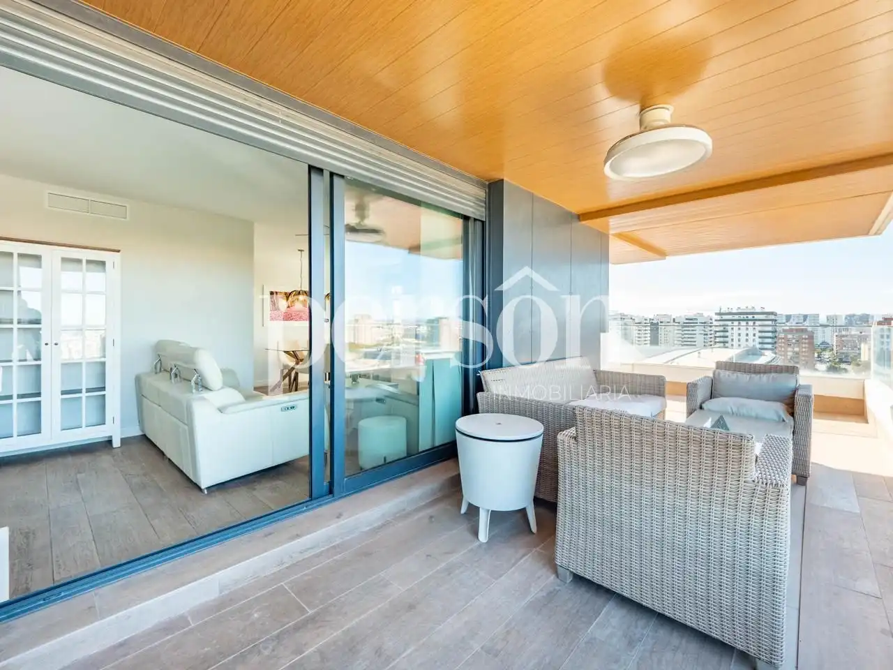 Terrasse von Wohnung zum Verkauf in Valencia mit Klimaanlage, Terrasse und Schwimmbad