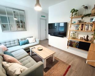 Living room of Flat for sale in  Sevilla Capital  with Air Conditioner, Parquet flooring and Furnished