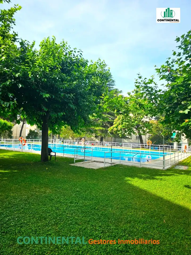 Piscina de Piso en venta en Collado Villalba con Calefacción