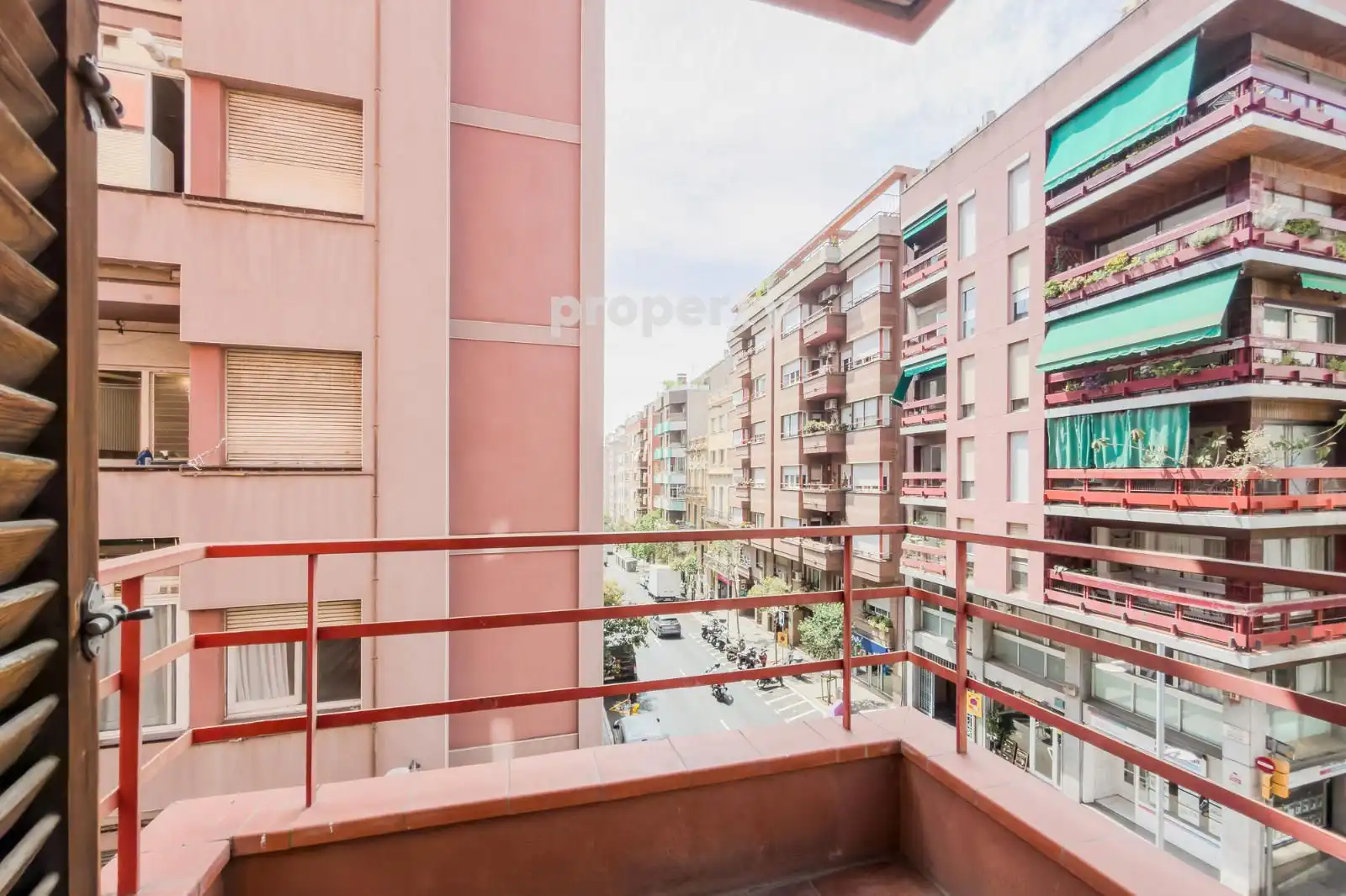Vista exterior de Piso en venta en Barcelona con Calefacción, Terraza y Balcón