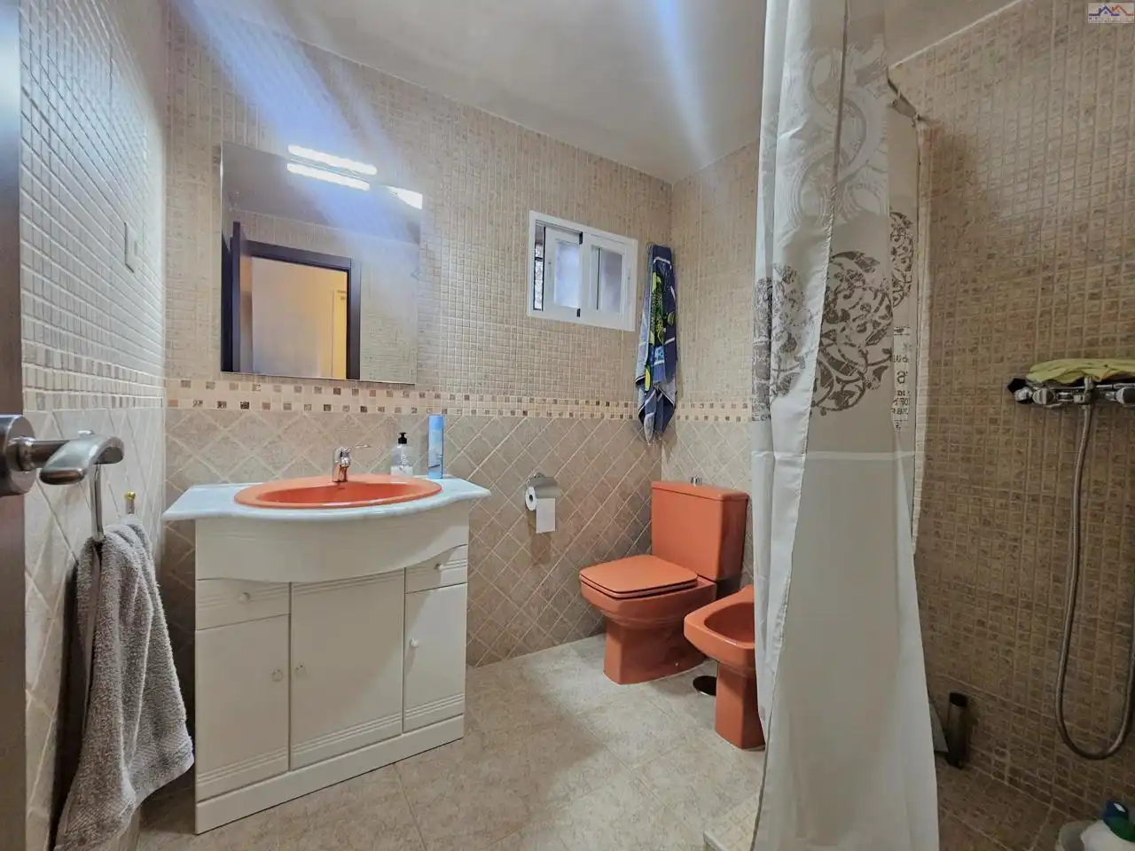 Baño de Casa o chalet en venta en Villa del Prado con Calefacción, Terraza y Trastero