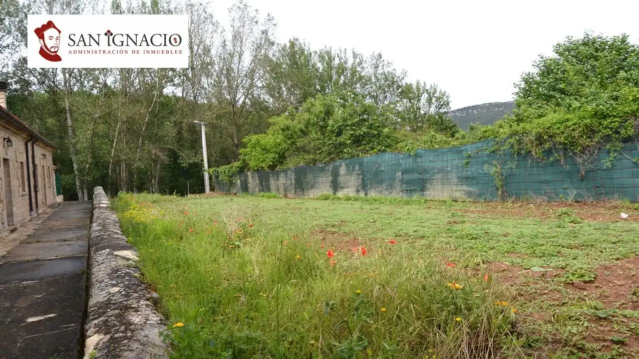 Casa adosada en venta en Valle de Zamanzas con Jardín privado
