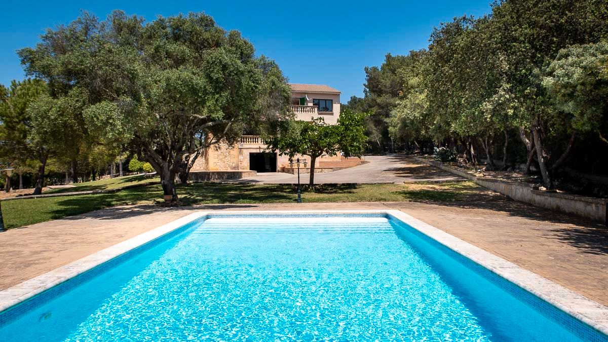 Piscina de Casa adosada en venda en Algaida amb Piscina
