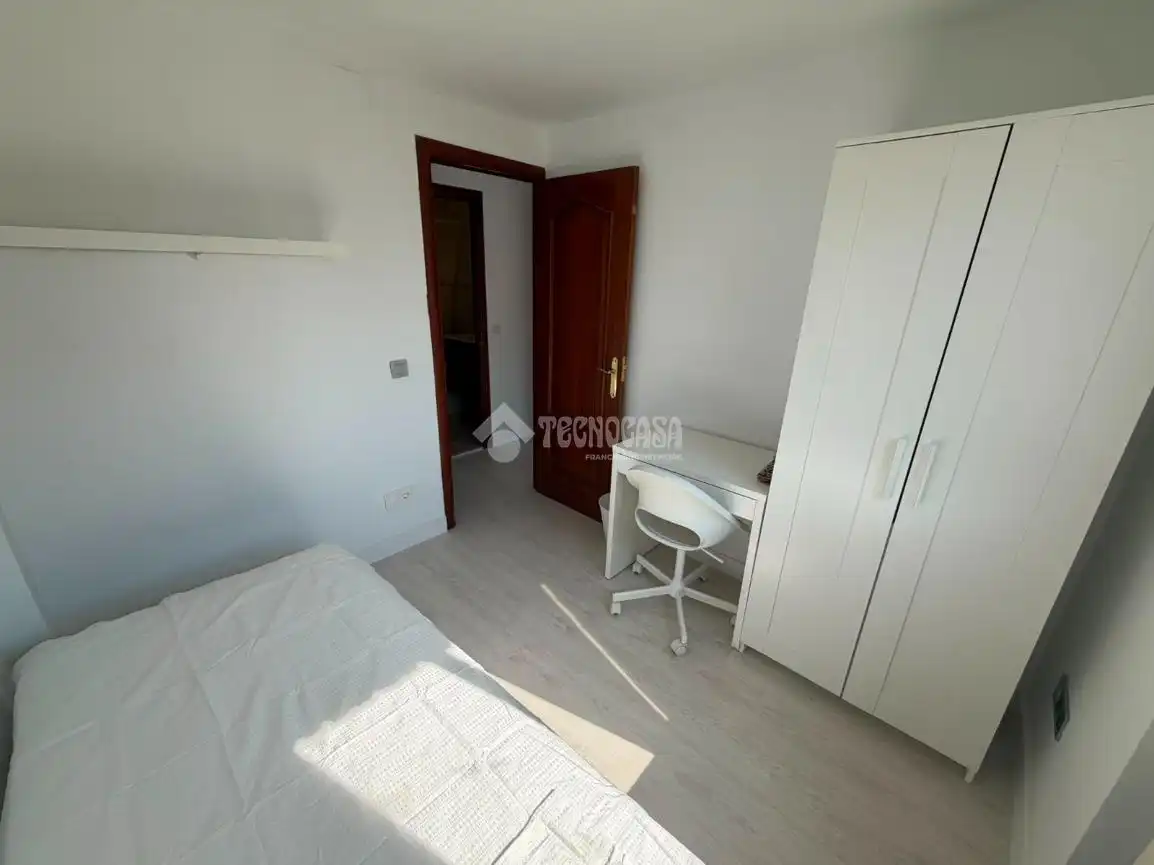 Bedroom of Flat for rent in Getafe  with Air Conditioner and Heating