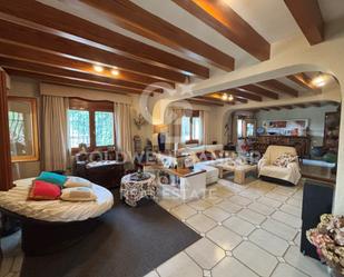 Sala d'estar de Finca rústica en venda en Finestrat amb Jardí privat, Terrassa i Piscina