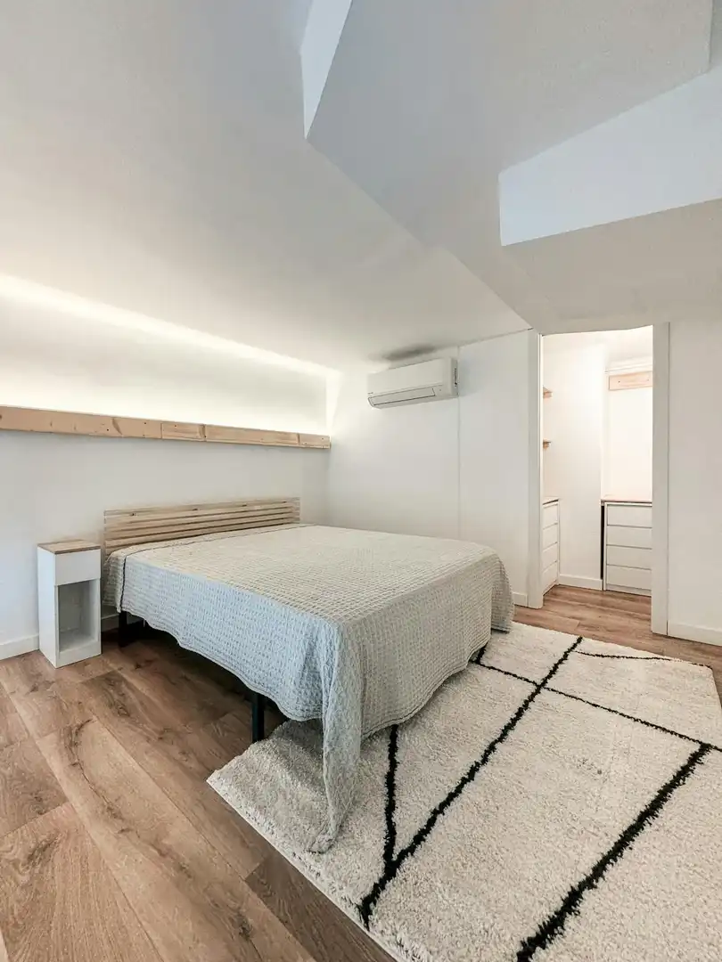 Schlafzimmer von Wohnung zur Miete in Barcelona mit Heizung, Möbliert und Waschmaschine