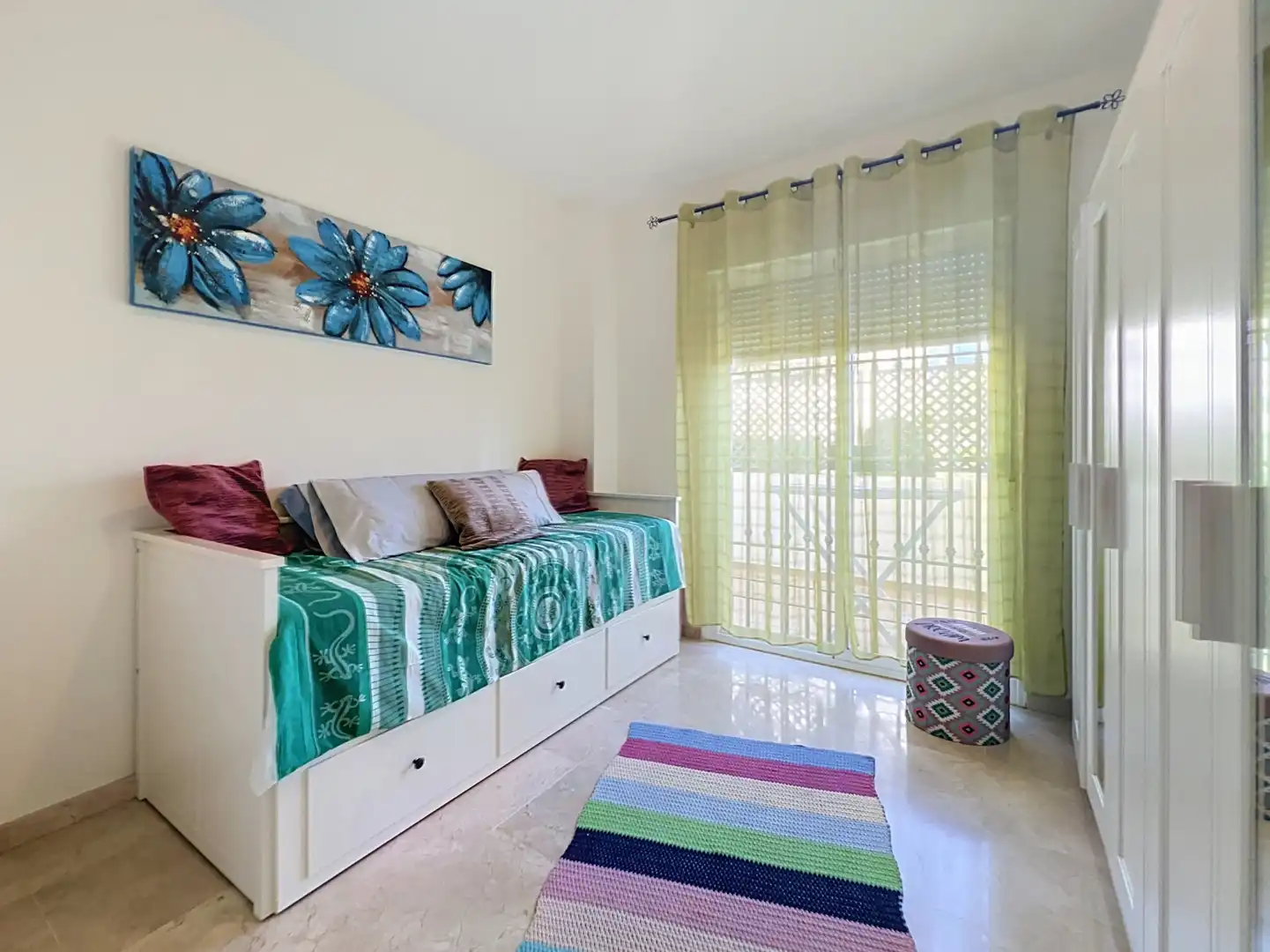 Dormitori de Apartament en venda en Manilva amb Aire condicionat, Terrassa i Traster