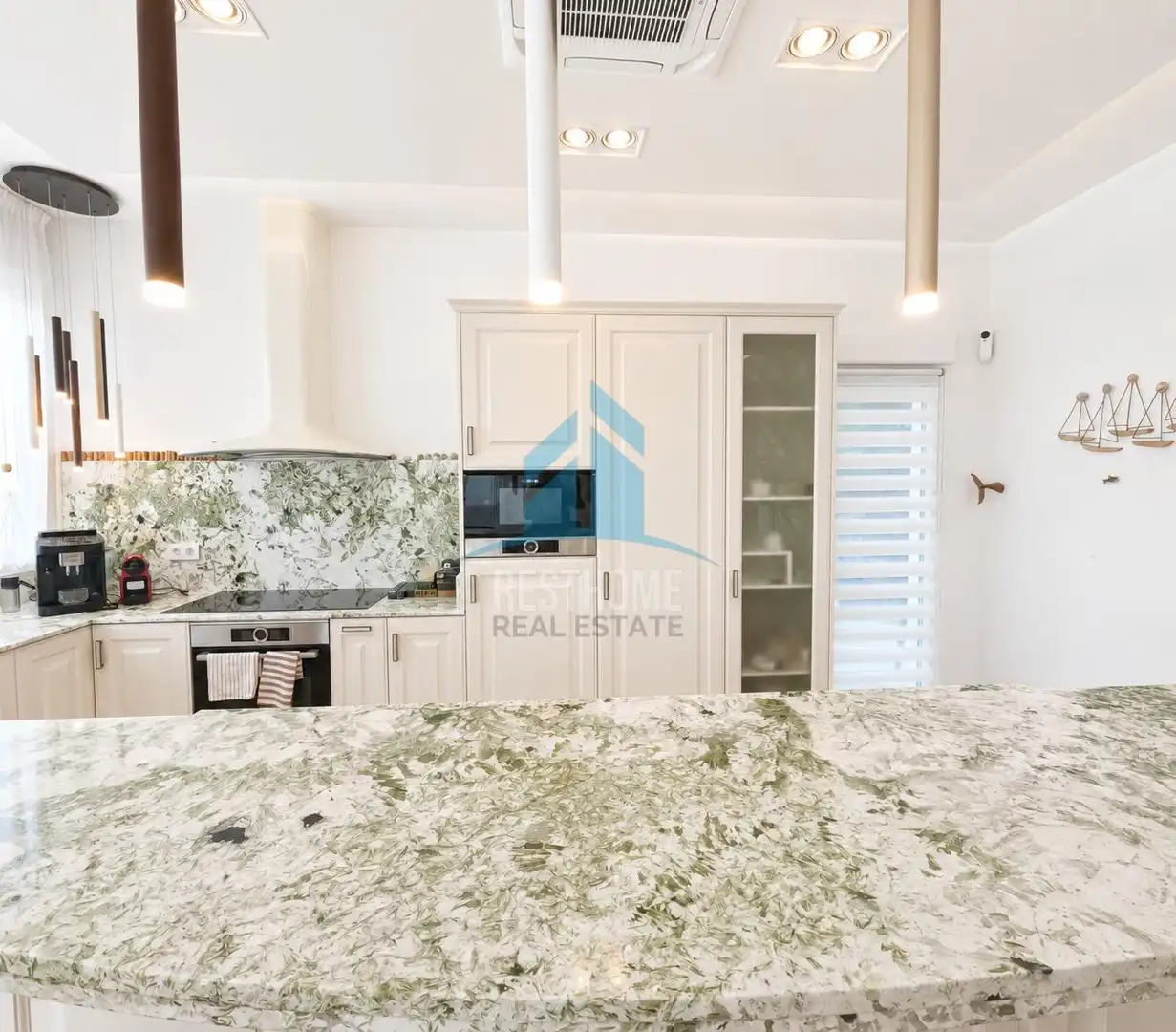 Kitchen of Houses for sale in Cullera  with Air Conditioner, Terrace and Jacuzzi