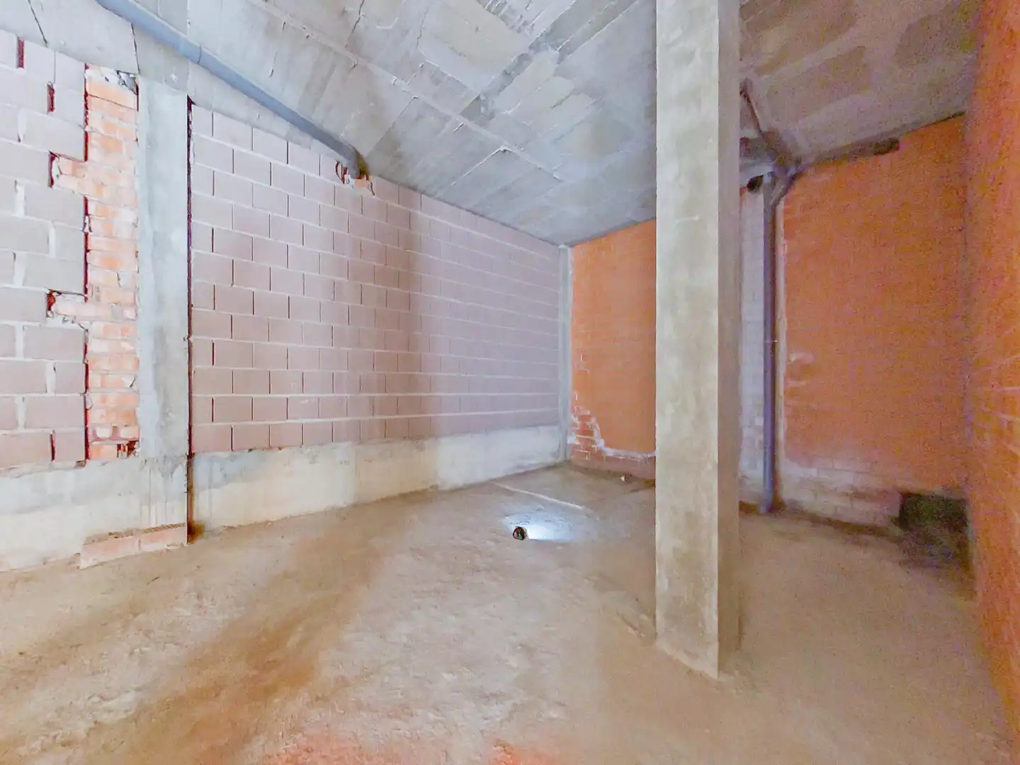 Commercial properties for sale in Llevant