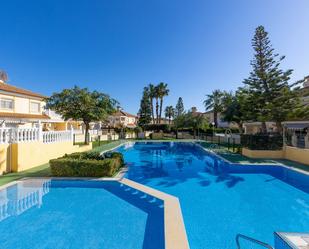 Piscina de Casa adosada en venda en Torrevieja amb Terrassa i Piscina comunitària