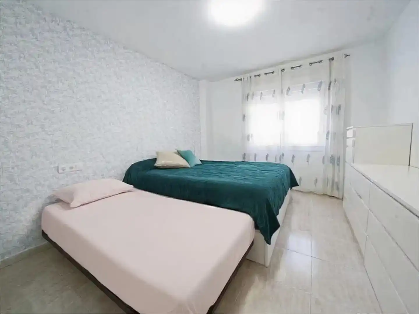 Dormitori de Casa o xalet en venda en El Campello amb Aire condicionat, Jardí privat i Traster