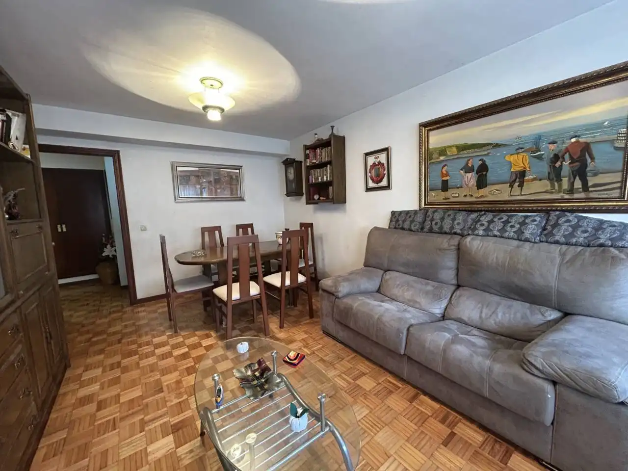 Wohnzimmer von Wohnung zum Verkauf in Oviedo  mit Heizung, Parkett und Abstellraum