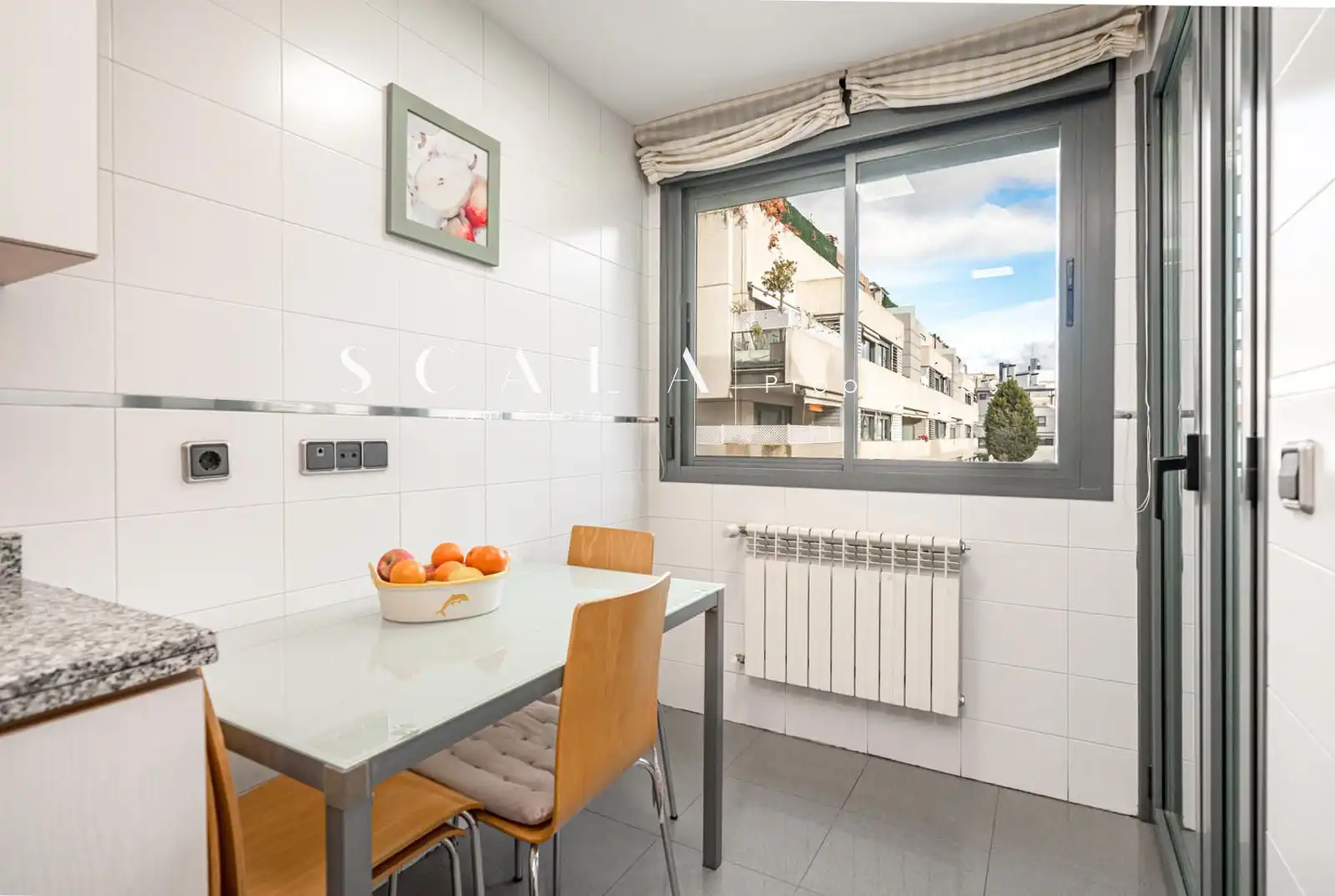 Vista exterior de Piso en venta en Madrid con Aire acondicionado, Calefacción y Parquet
