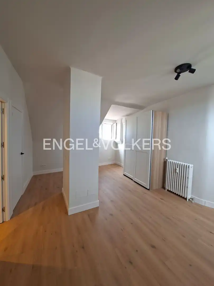 Flat for sale in Madrid  with Air Conditioner, Heating and Terrace