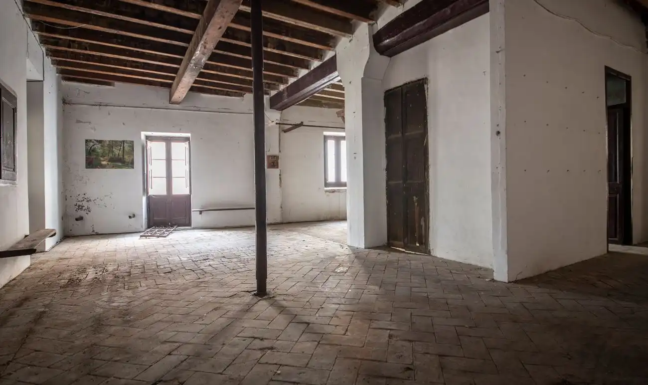 Buildings for sale in Torrelavit