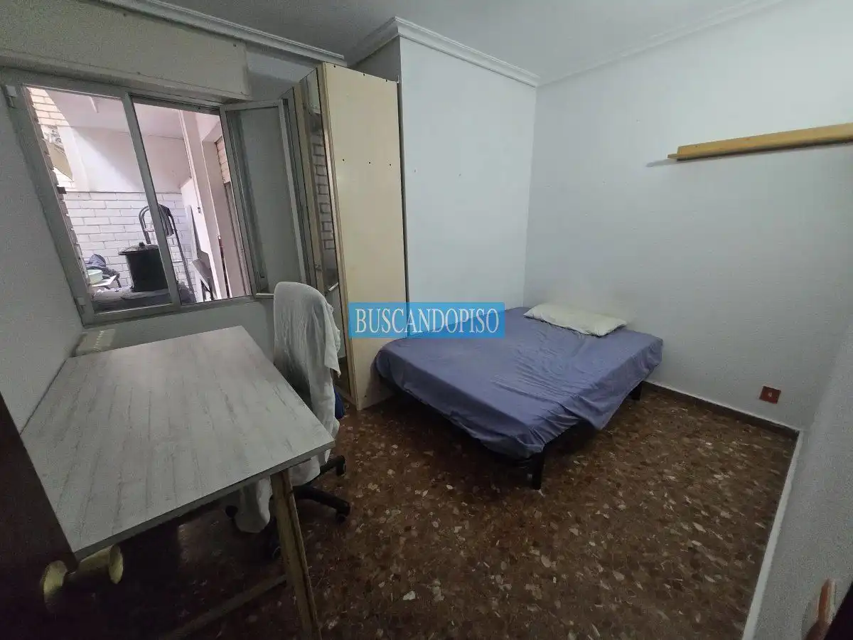 Habitación de Piso de alquiler en  Logroño con Calefacción, Parquet y Terraza