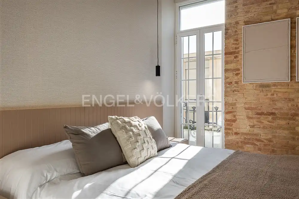 Bedroom of Flat for rent in Valencia  with Air Conditioner, Heating and Terrace